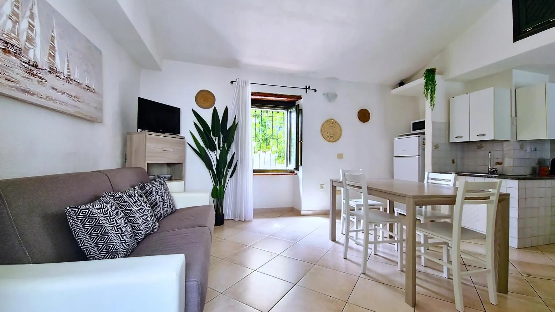 Dommos - Arcada Apartments Orosei 0*,  Italia
